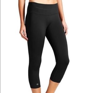 Athleta Black Sonar Capri - size large